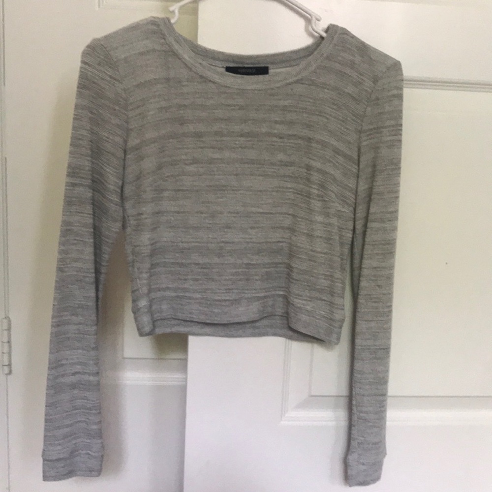 Long sleeve crop top